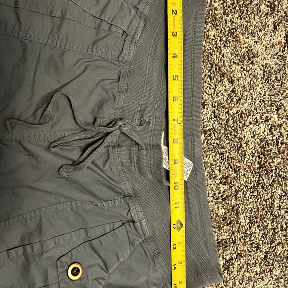 Stylish Ankle & Cropped Pants in Black, Blue, Brown, and Tan. 4 Retro Capri’s - Picture 12 of 16